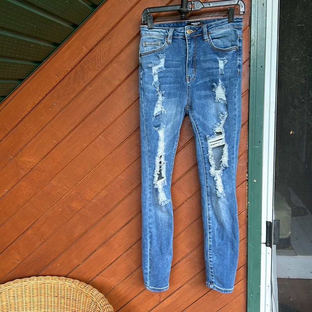 🚨American Bazi destructed high rise jeans